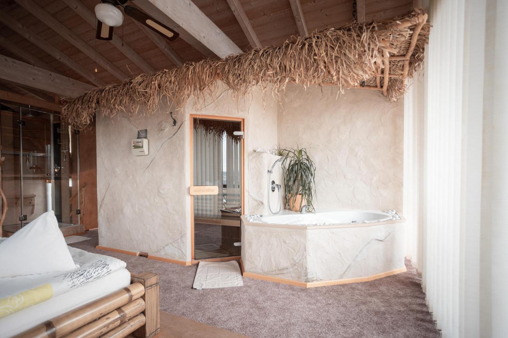 Suedlaendisches Chalet Mit Hauseigener Sauna Viechtach Exterior foto